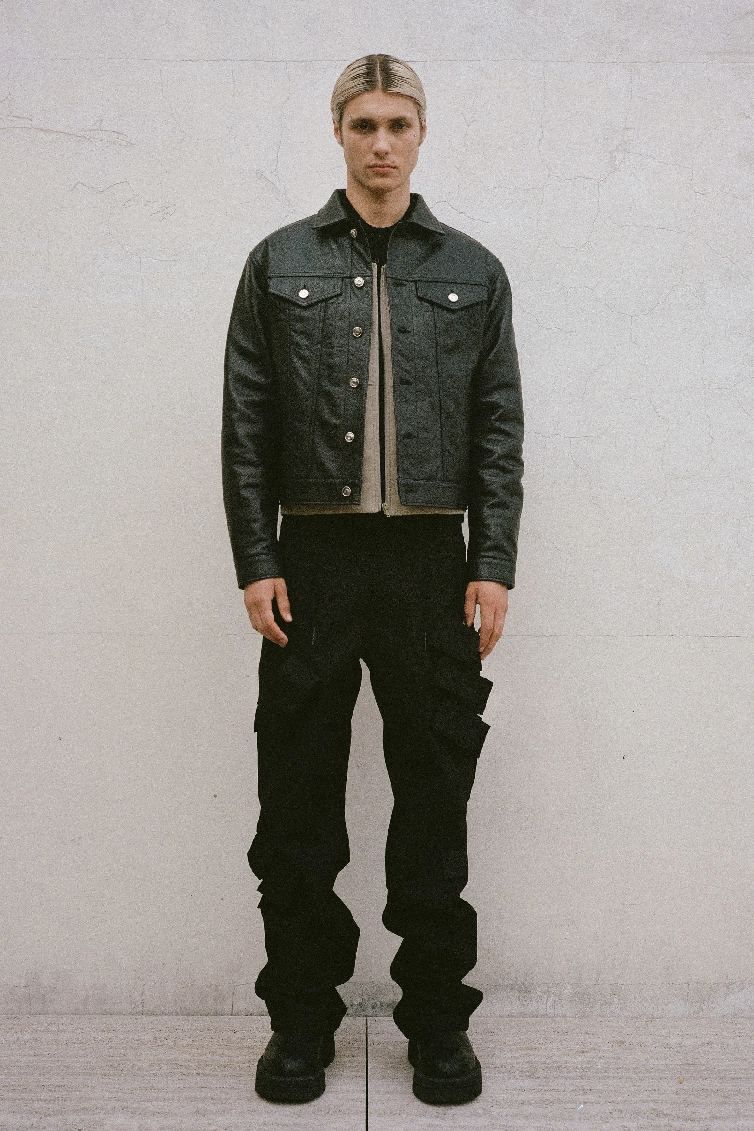 2025年 今季 theory luxe Malise Pant Lookbook Summer 2025 | Theory luxe（セオリーリュクス）公式